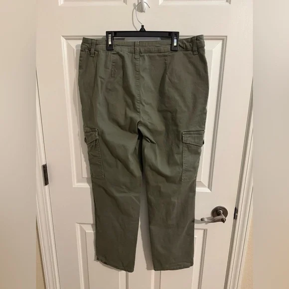 1822 Denim Straight Leg Cargo Pants Military Green Kasey 14 - Picture 8 of 11